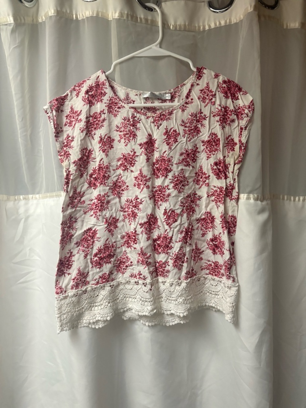 Solitaire White Top with Pink Floral Print and Crochet Hem